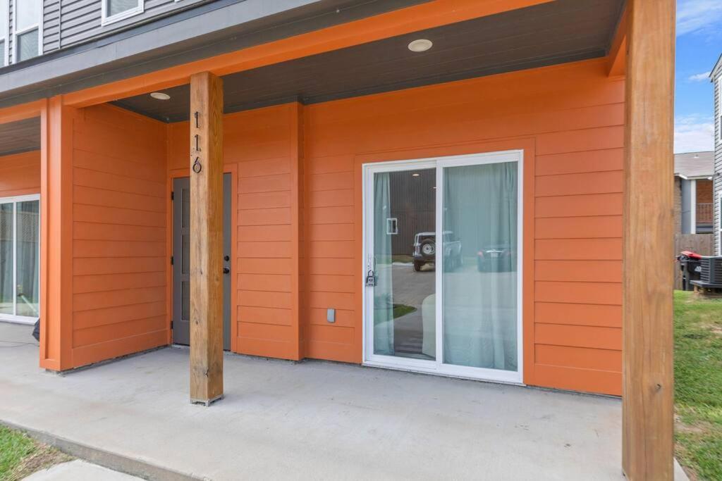 Teche House KING Bed Luxury Getaway Fast WiFi