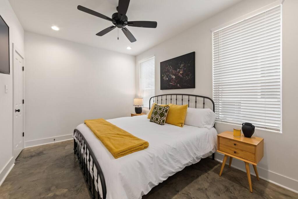 Teche House KING Bed Luxury Getaway Fast WiFi