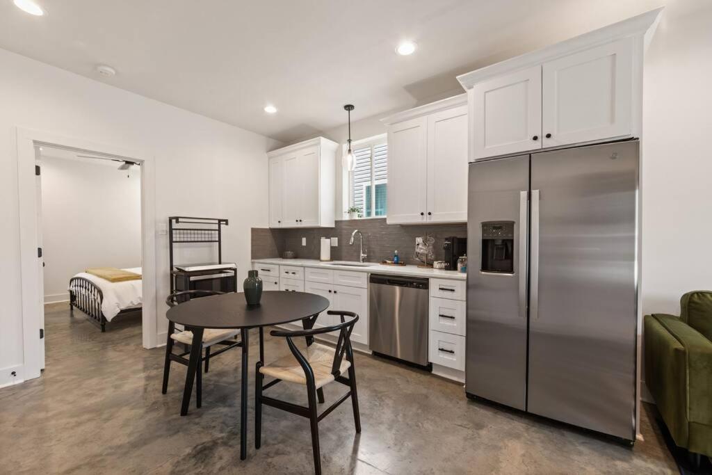 Teche House KING Bed Luxury Getaway Fast WiFi
