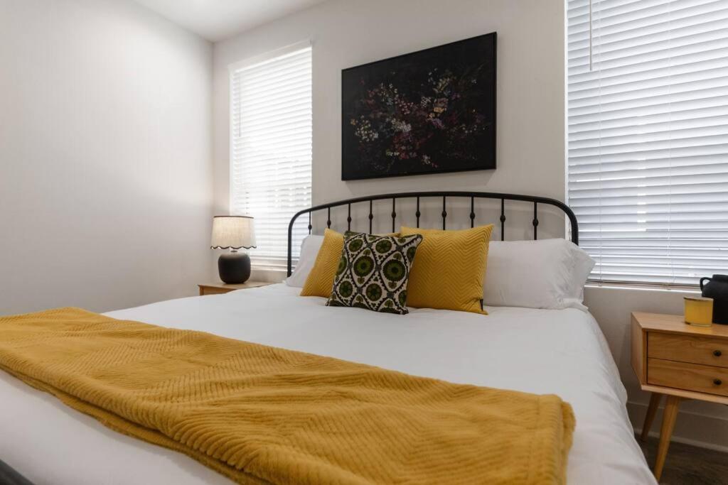 Teche House KING Bed Luxury Getaway Fast WiFi