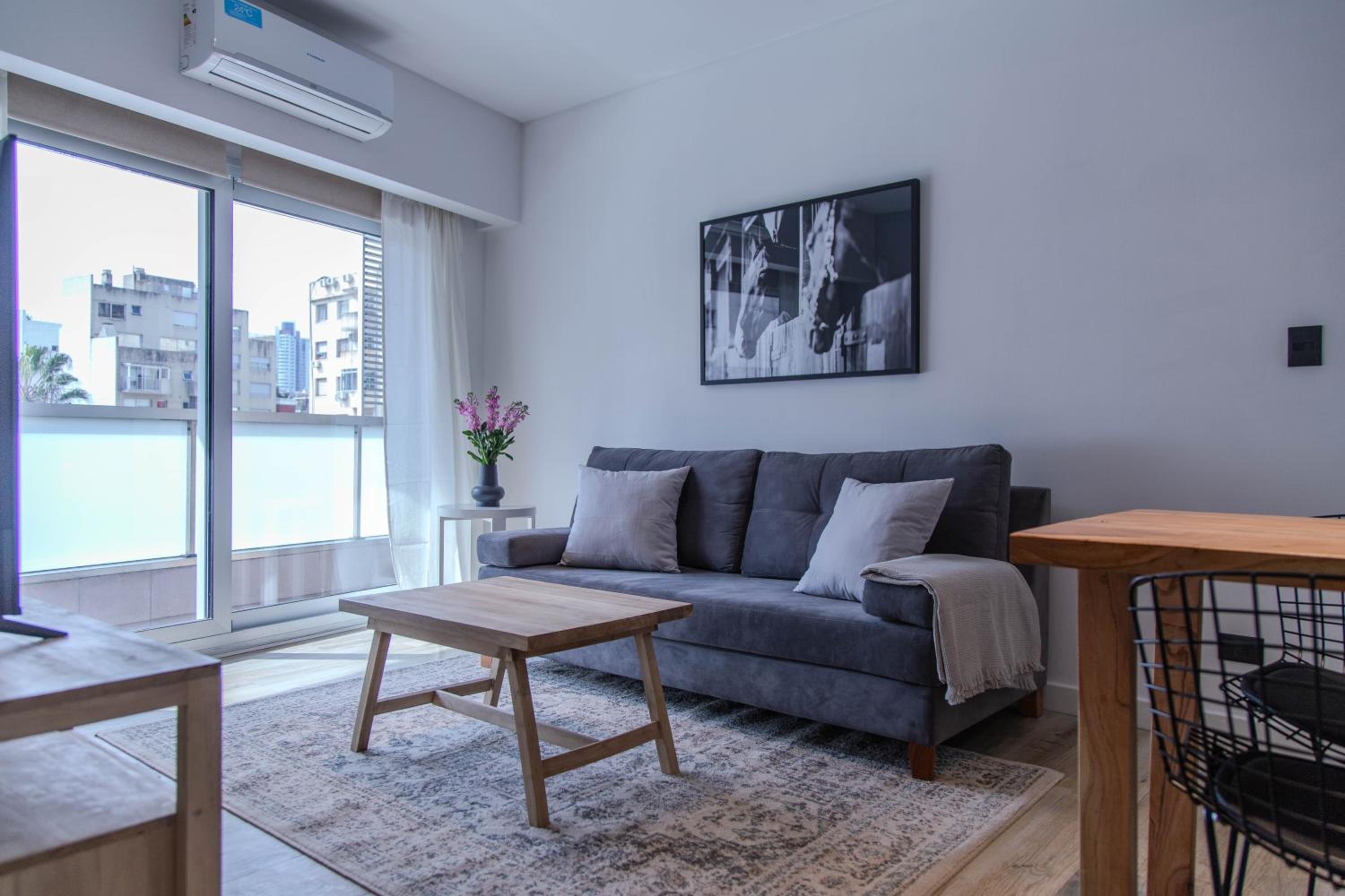 Cattleya Beautiful Apartment