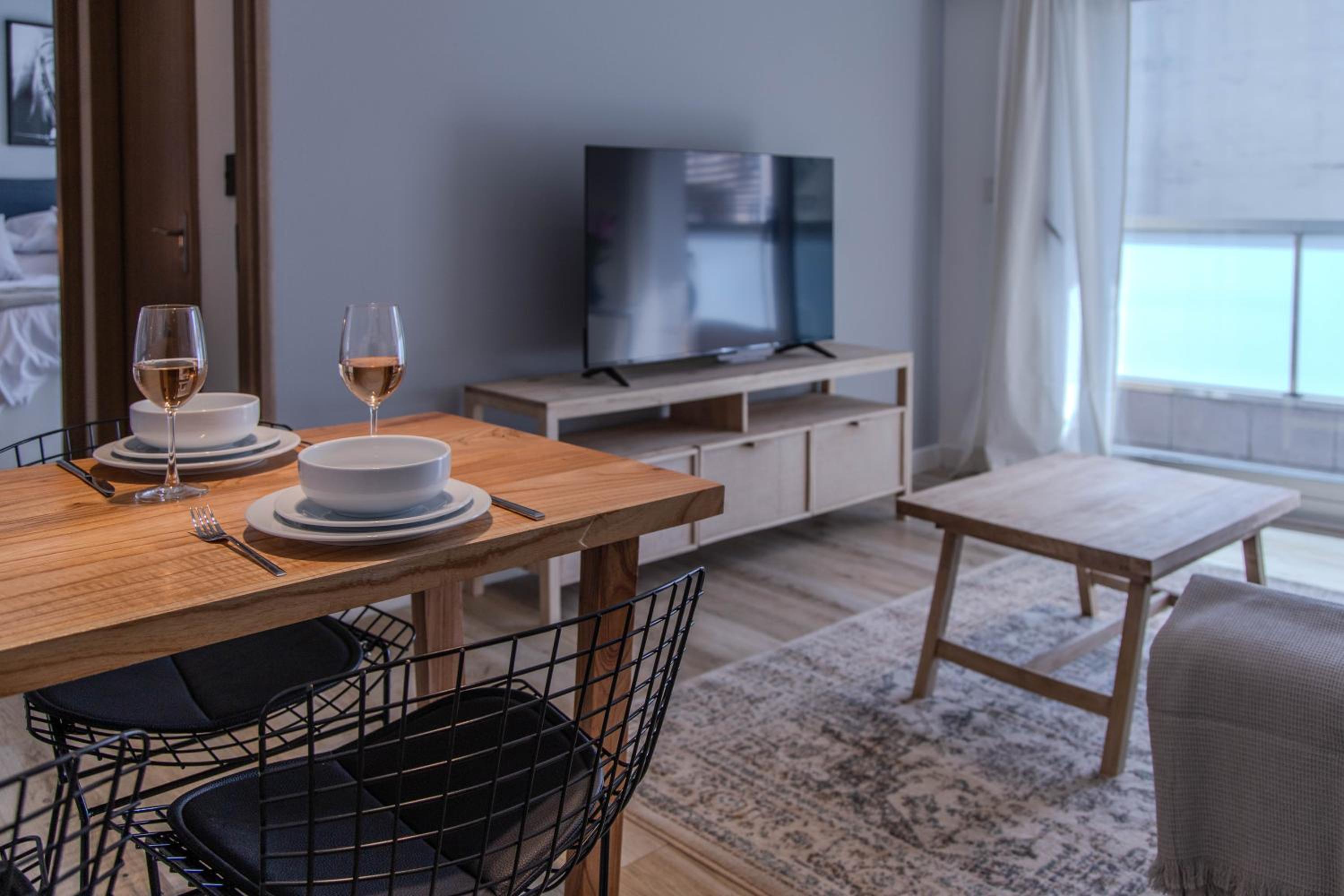 Cattleya Beautiful Apartment