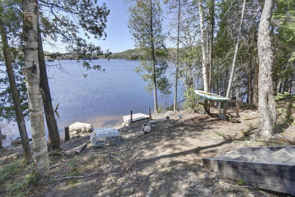 Modern Lakefront Chalet Private Jacuzzi Dock