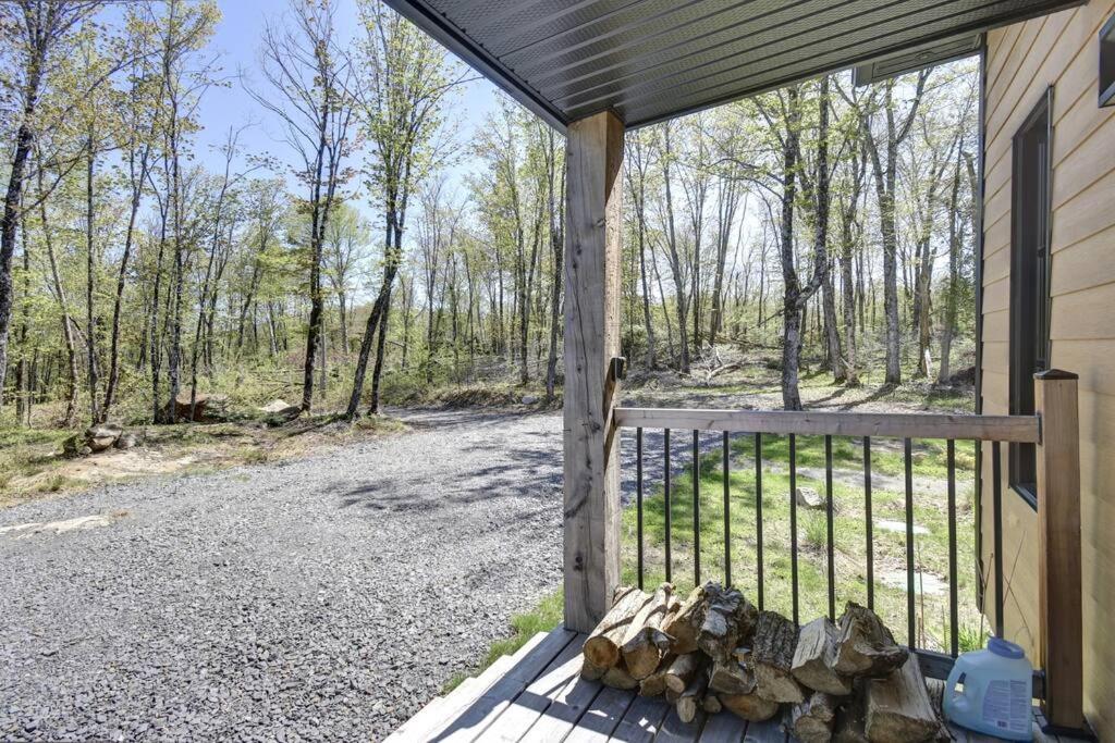 Modern Lakefront Chalet Private Jacuzzi Dock