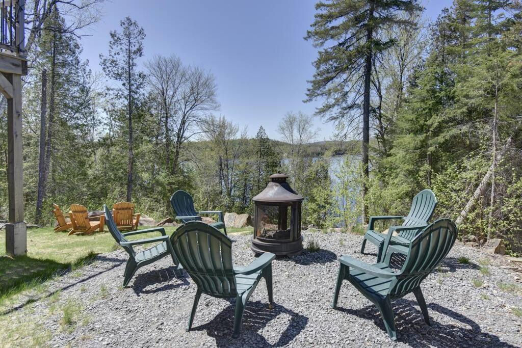 Modern Lakefront Chalet Private Jacuzzi Dock