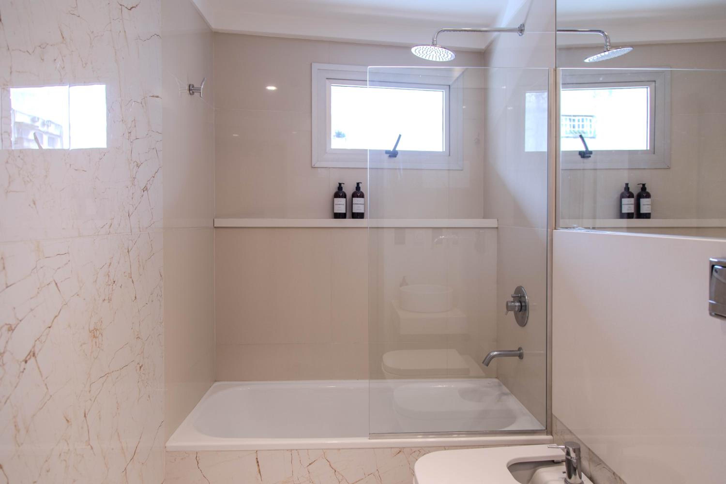 Cattleya Beautiful Apartment