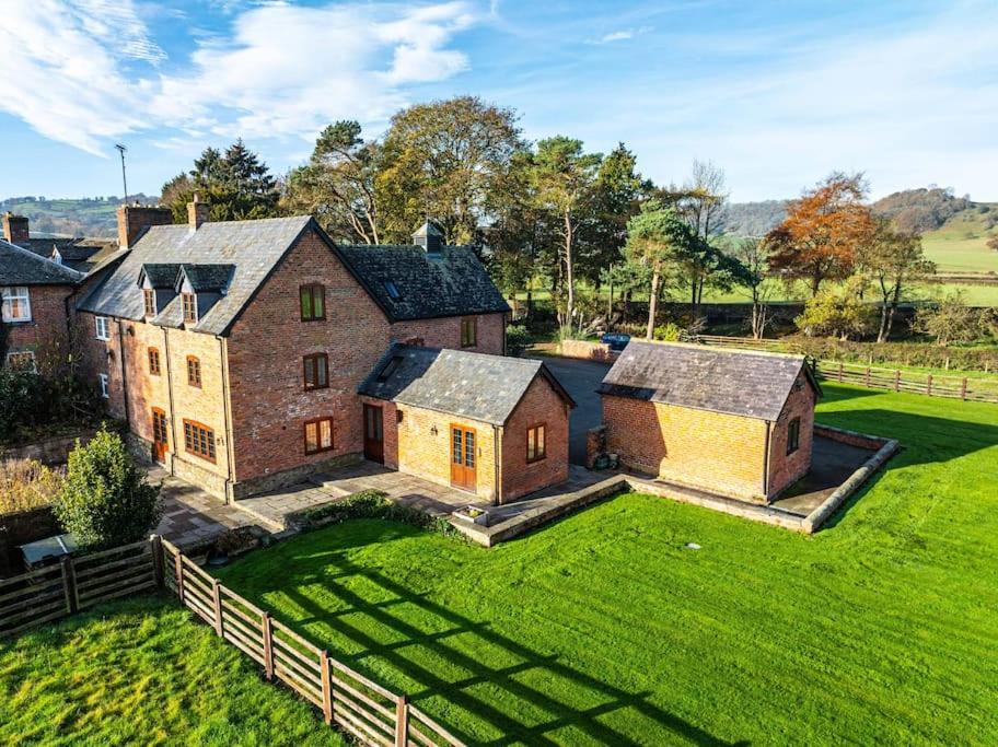 Glanmiheli Barn