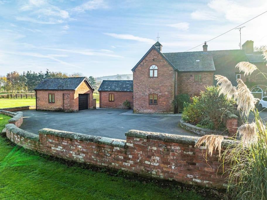 Glanmiheli Barn