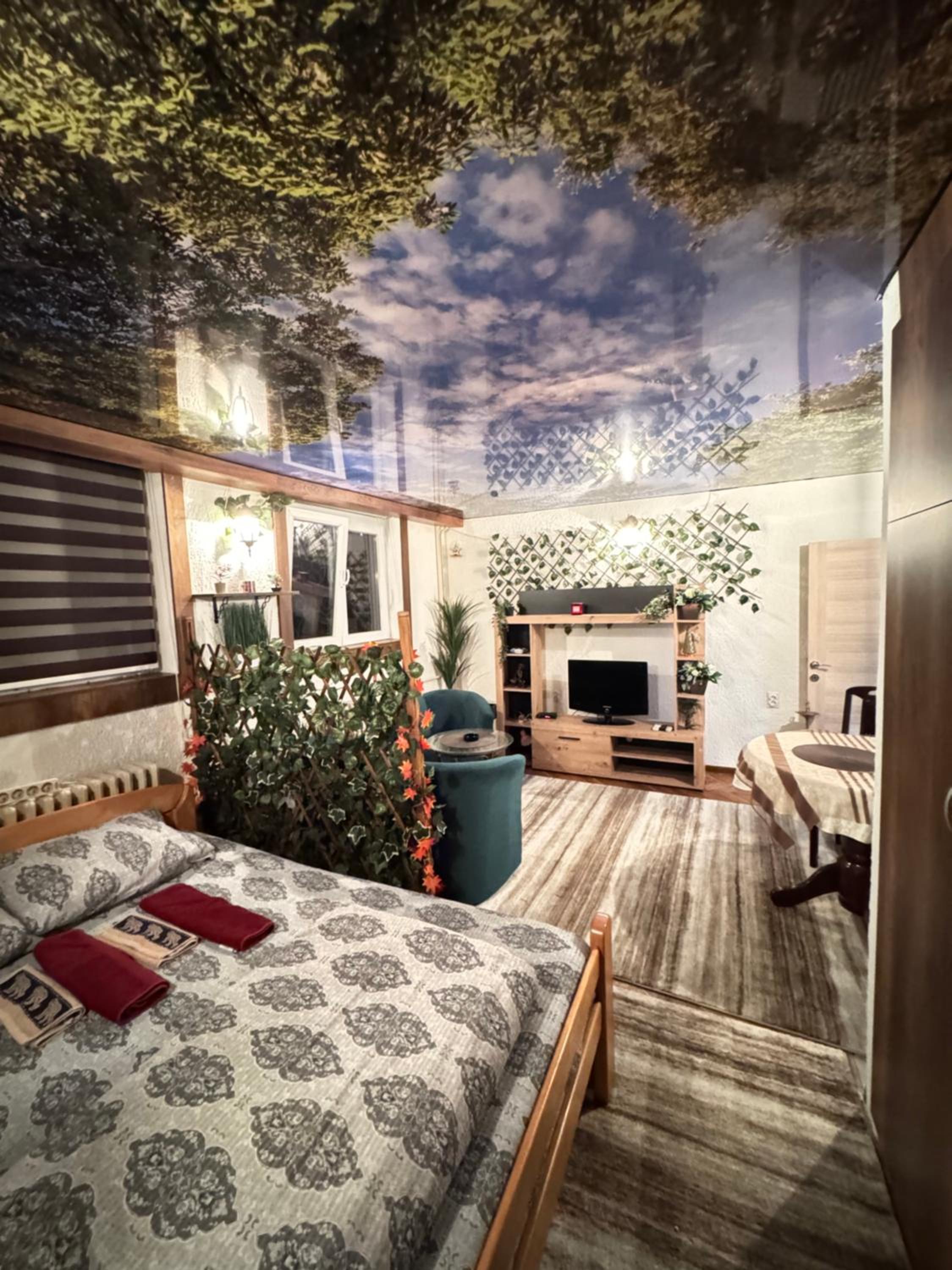 Green hill apartment