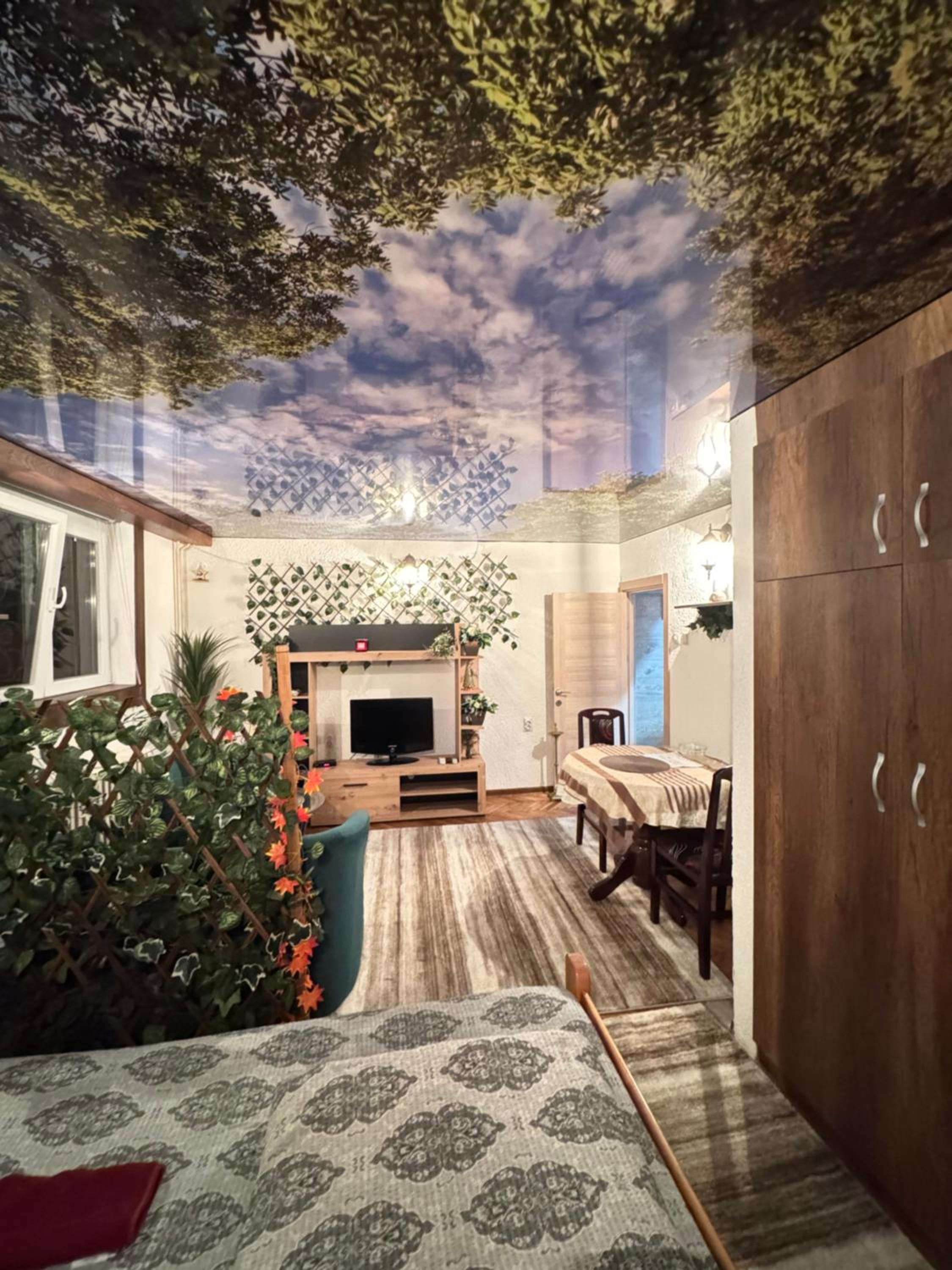 Green hill apartment
