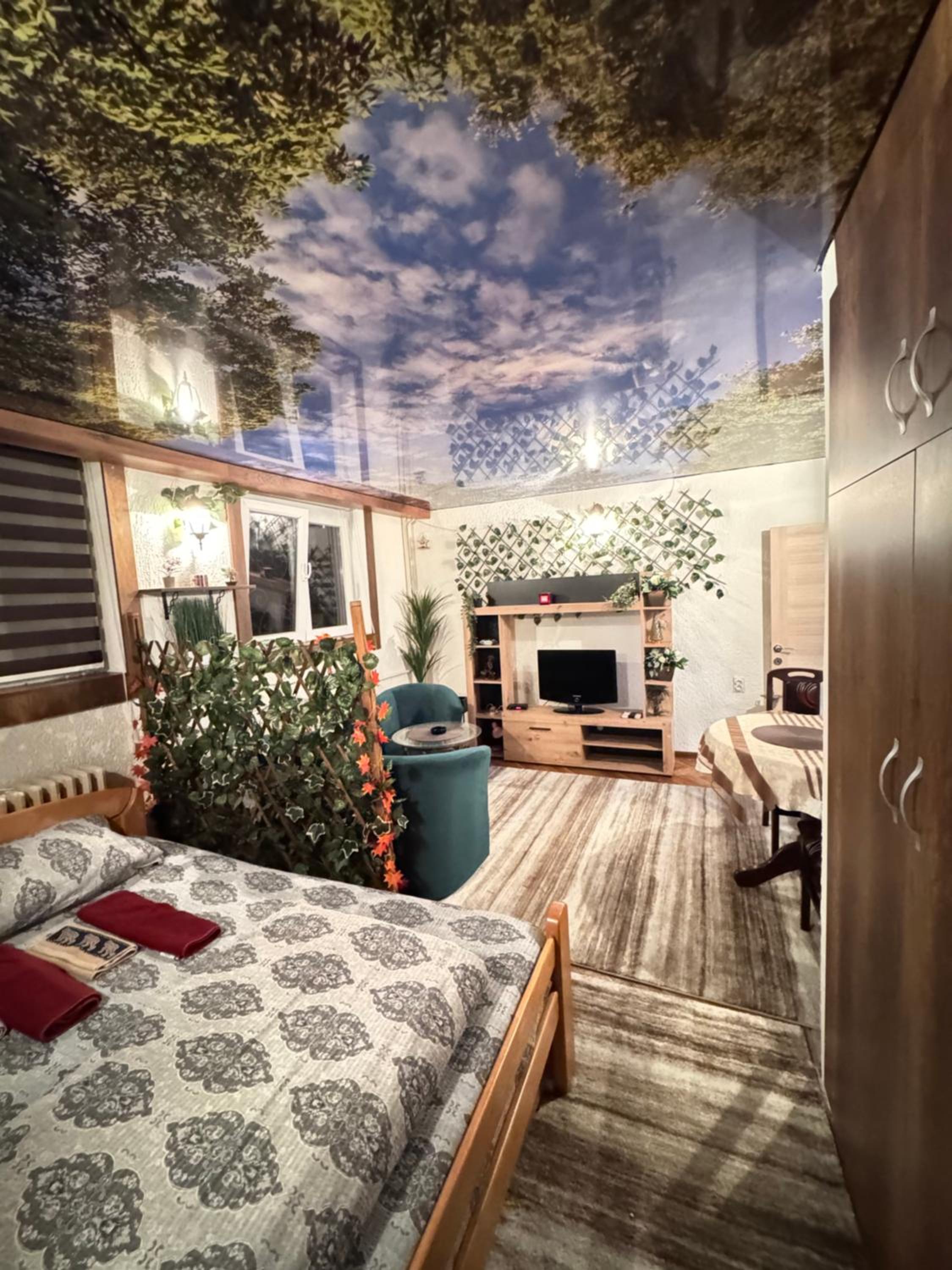 Green hill apartment