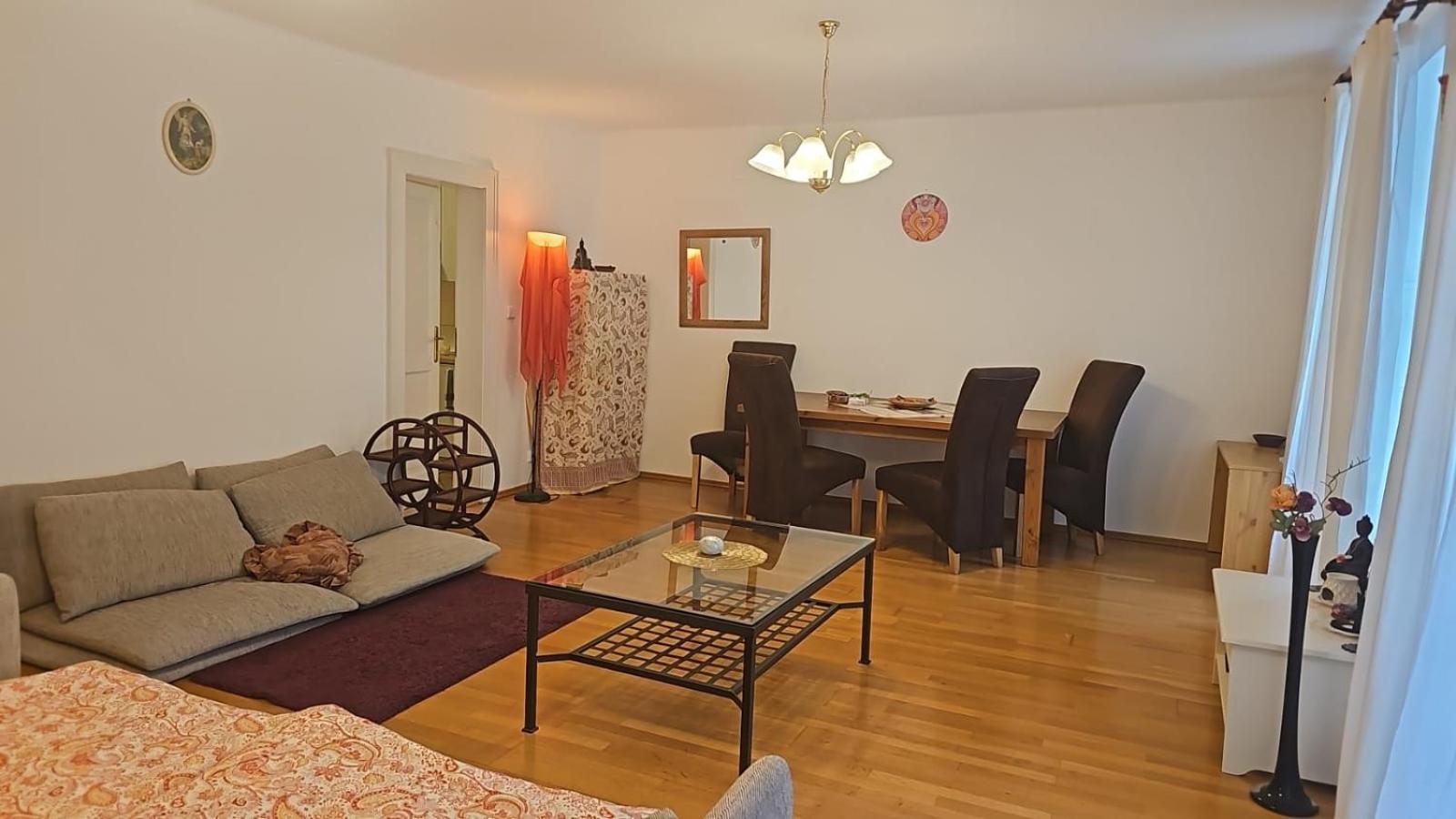 Laxmi Happy Home in historical Prague