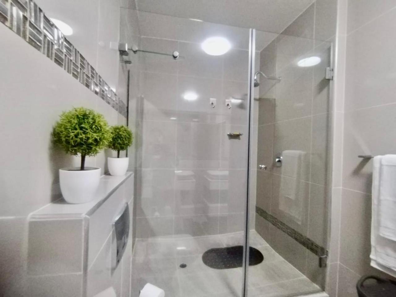 Knightsbridge Luxury Escape view 4