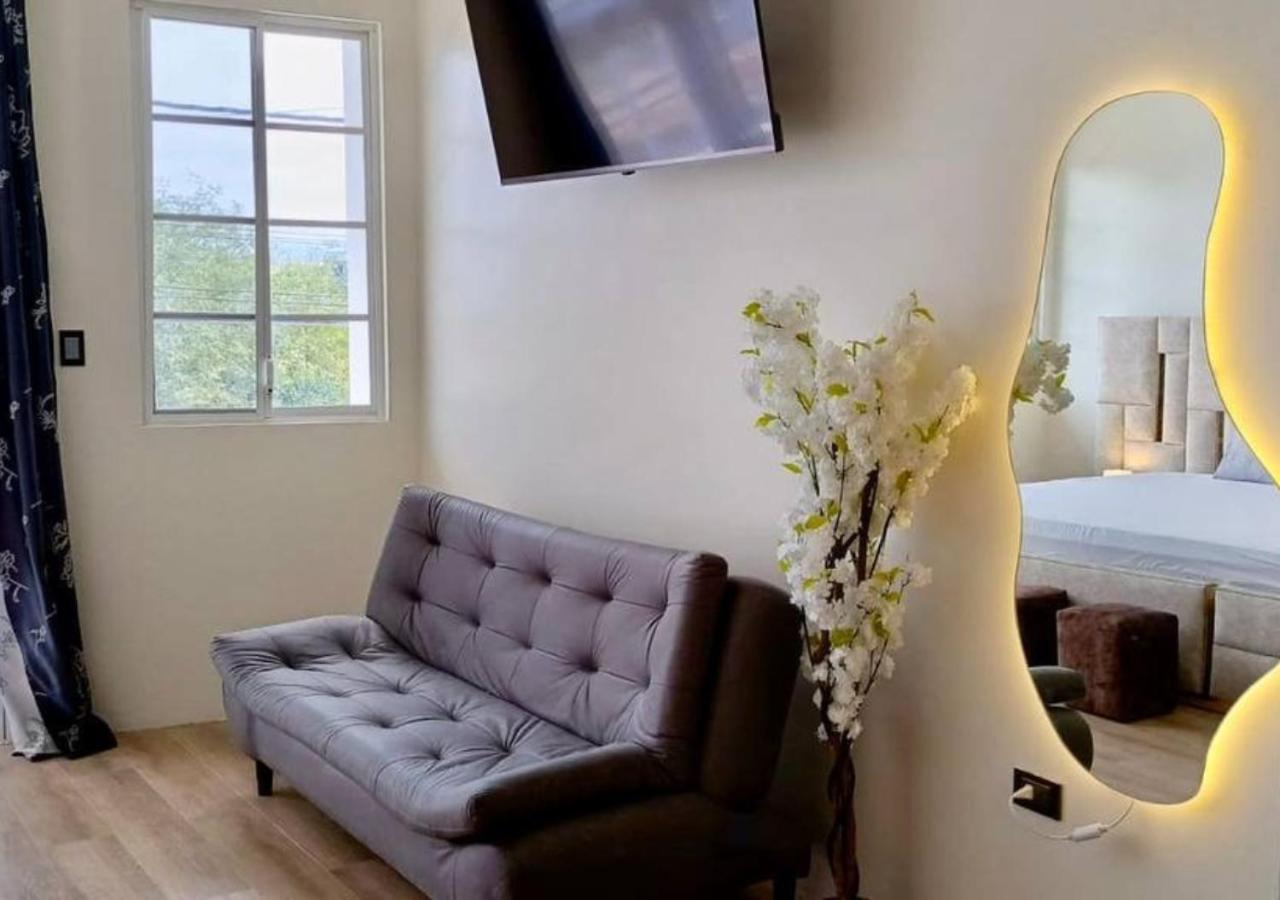 Luxury suite with ocean view and private balcony in San Cristóbal, King Bed, Kitchen, AC, WiFi, HotWater,1Bath - Arena - Galápagos Home view 4