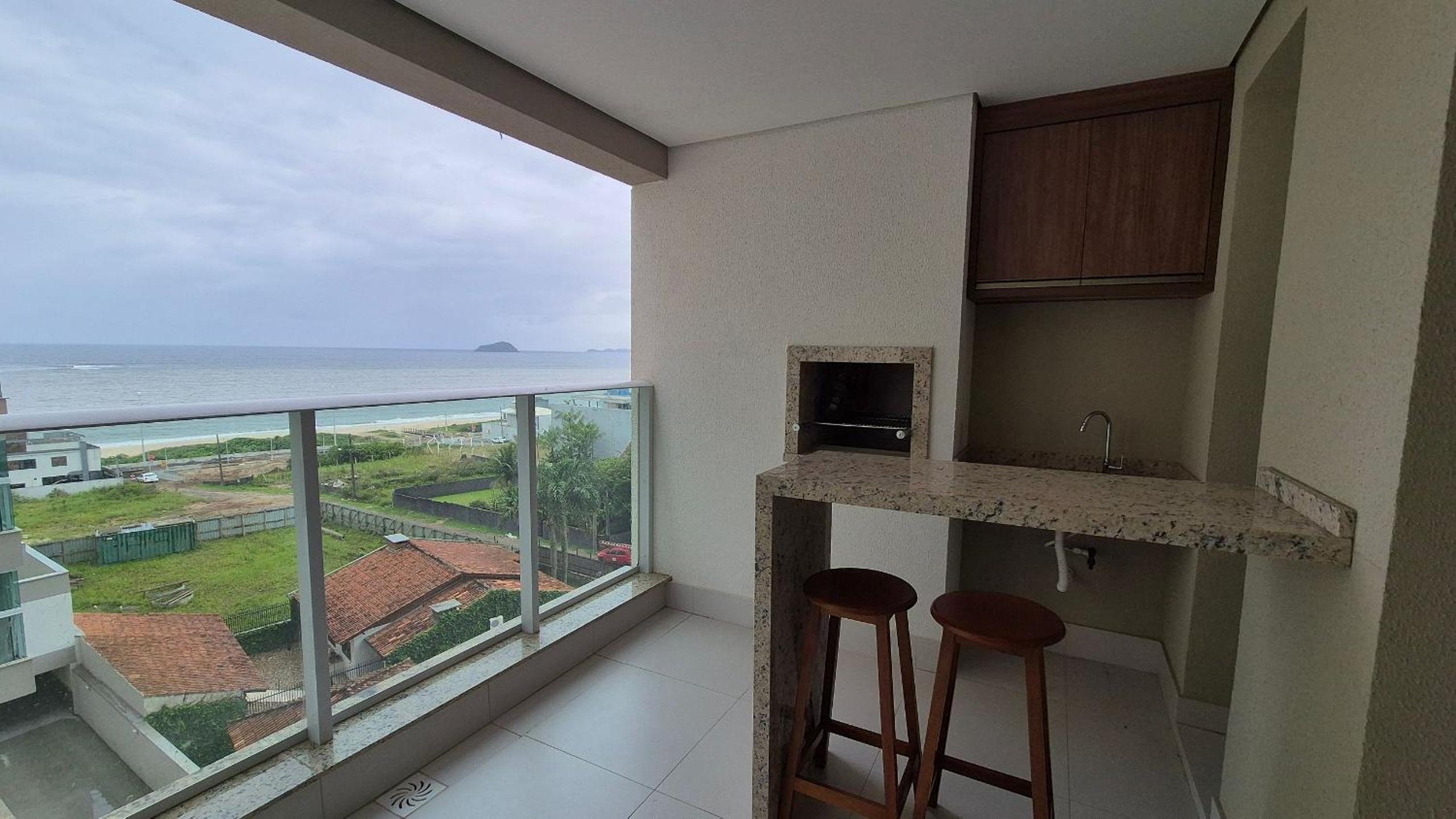 Seafront condominium with pool - SHC