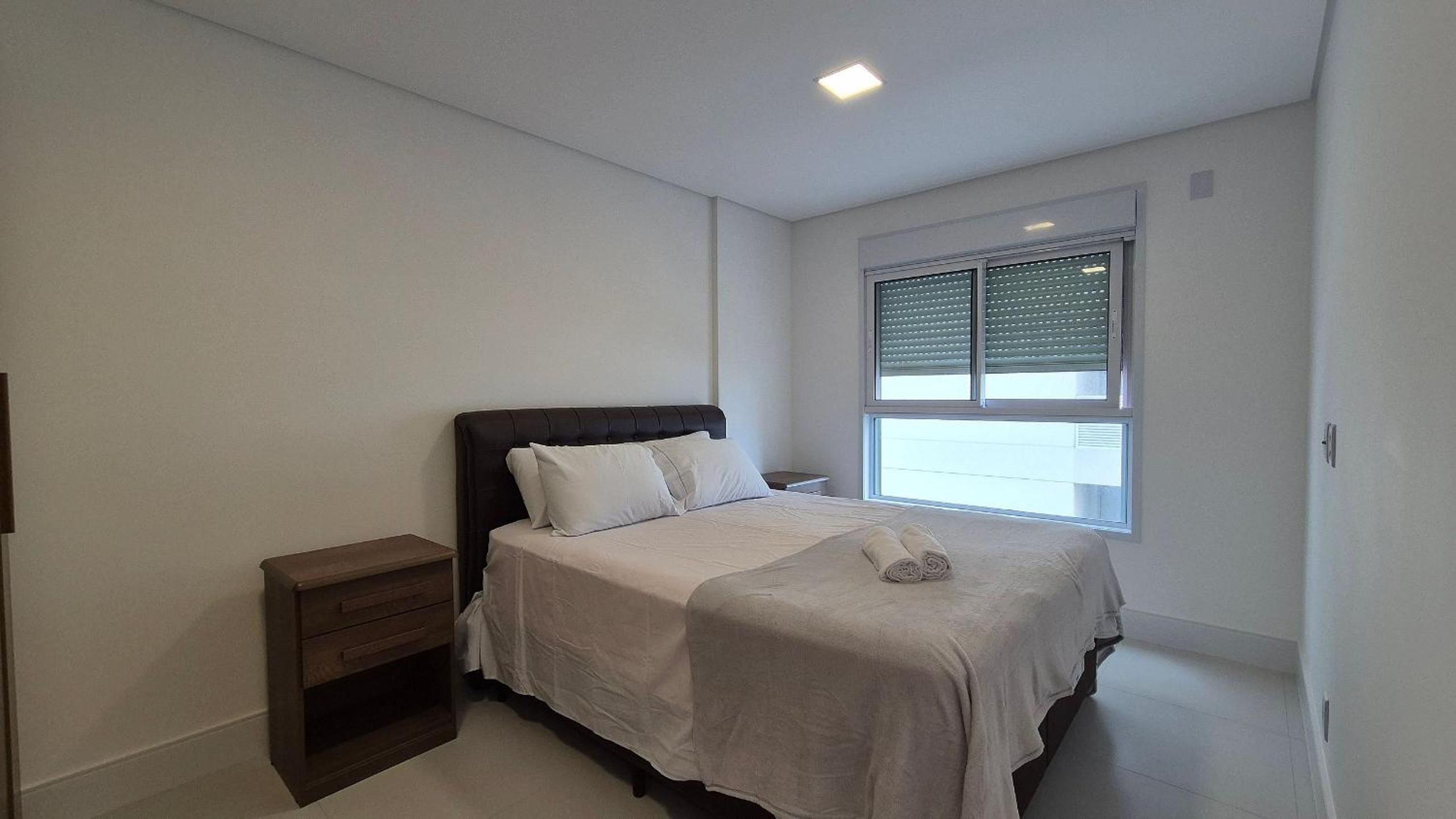 Seafront condominium with pool - SHC