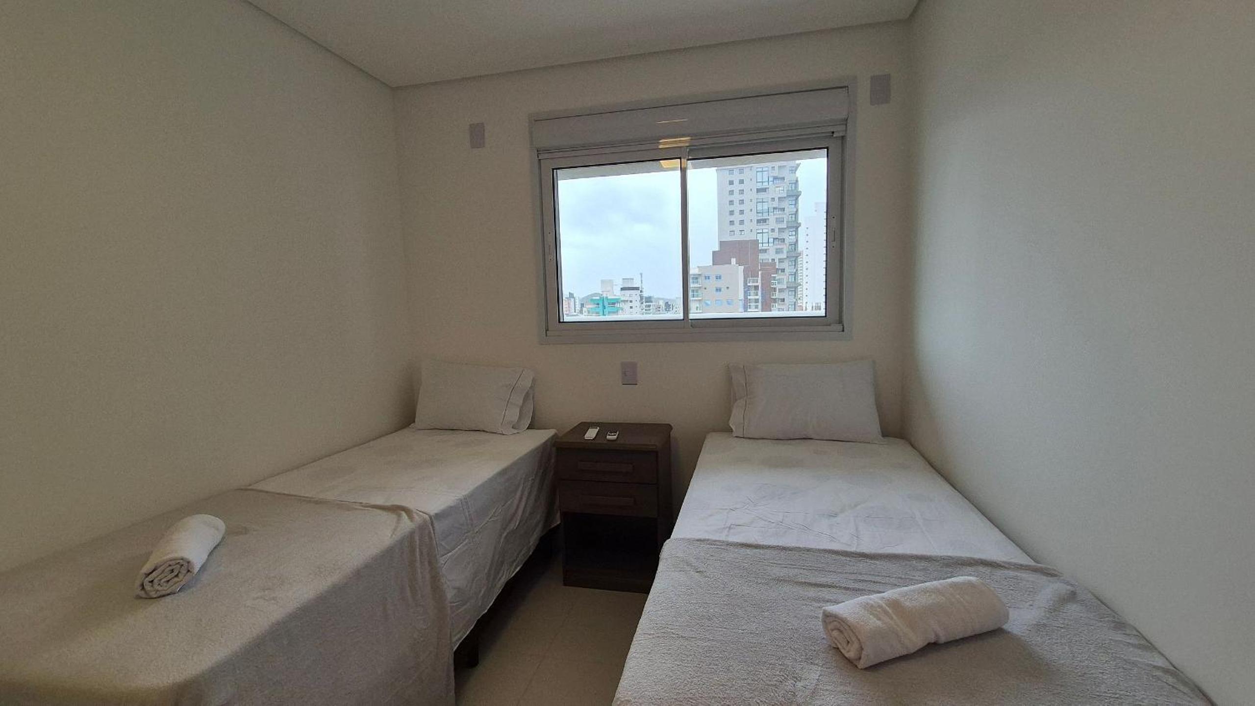 Seafront condominium with pool - SHC