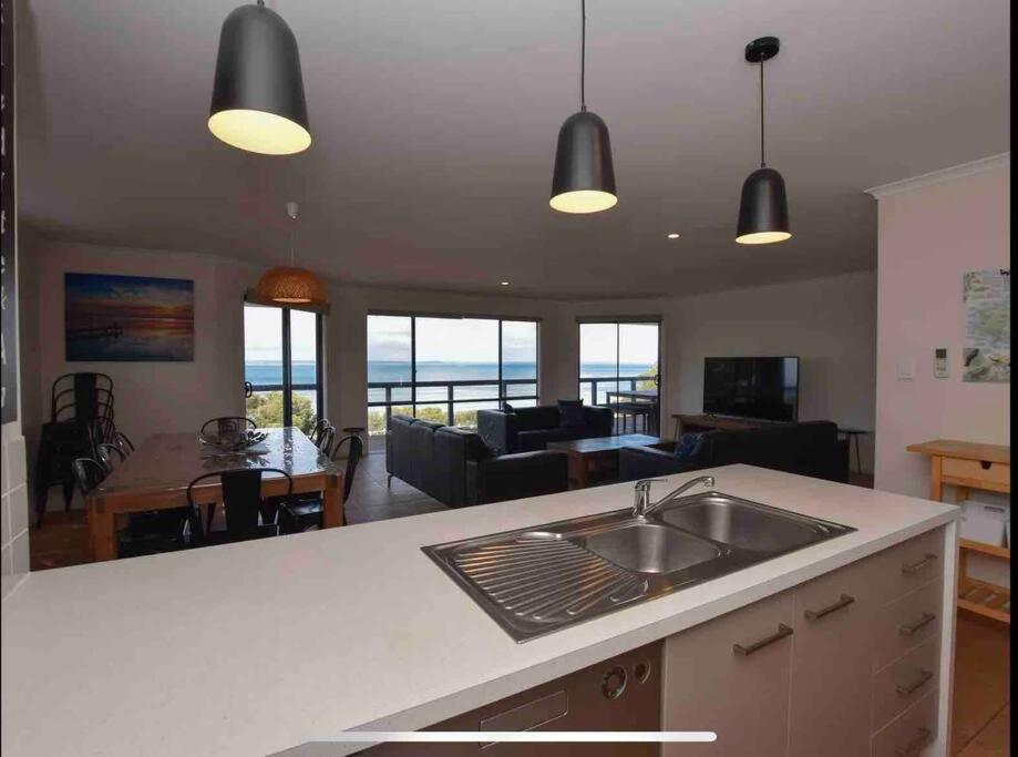 Sandcastle - A Esplanade Place, Stunning Views