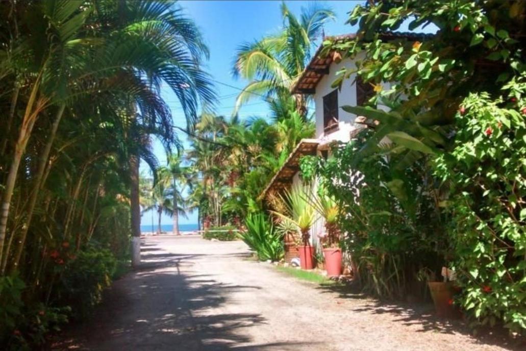Casa em condomínio de frente ao mar