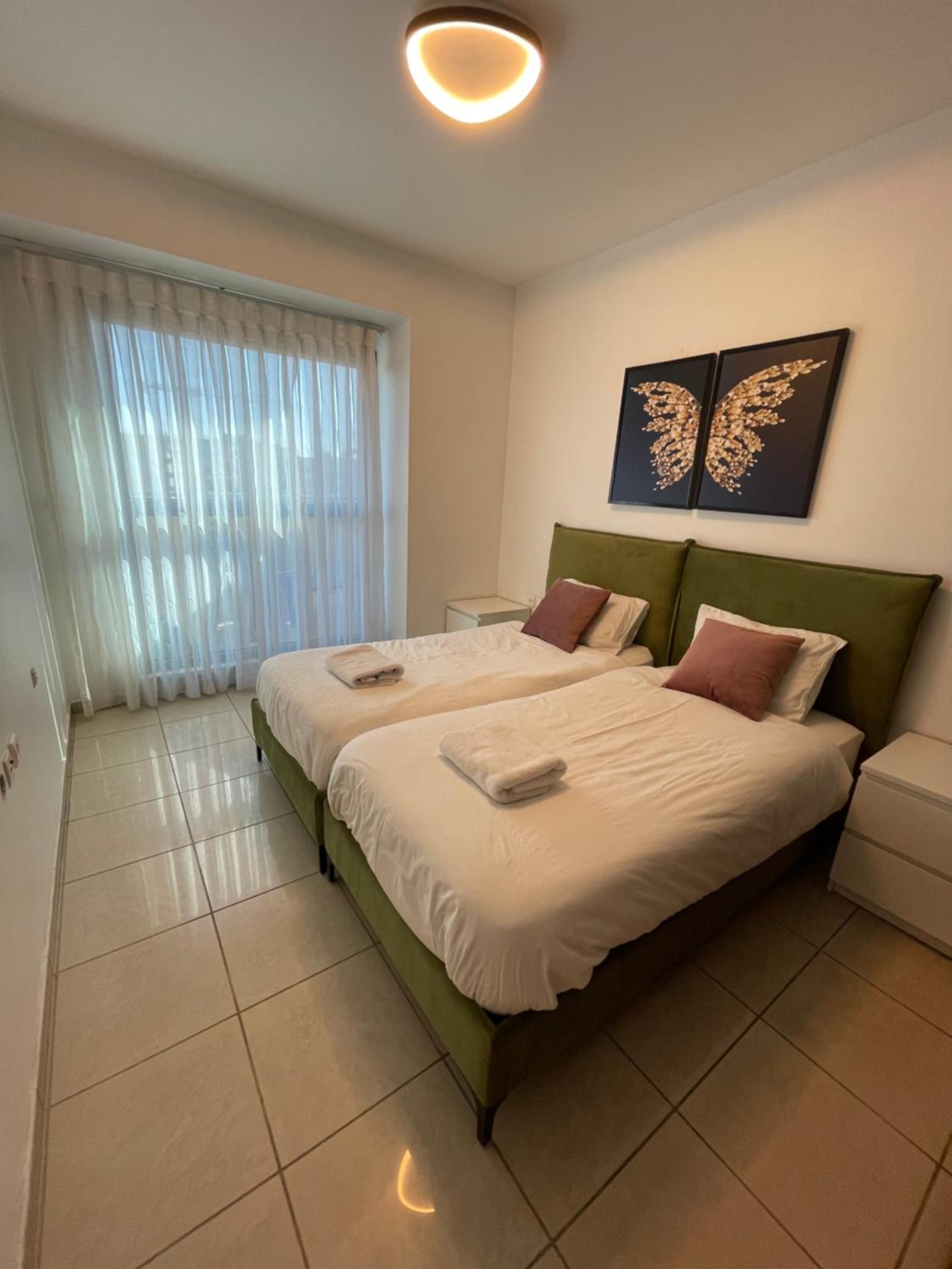 Bright Mahane Yehuda 1 BR with Private Terrace