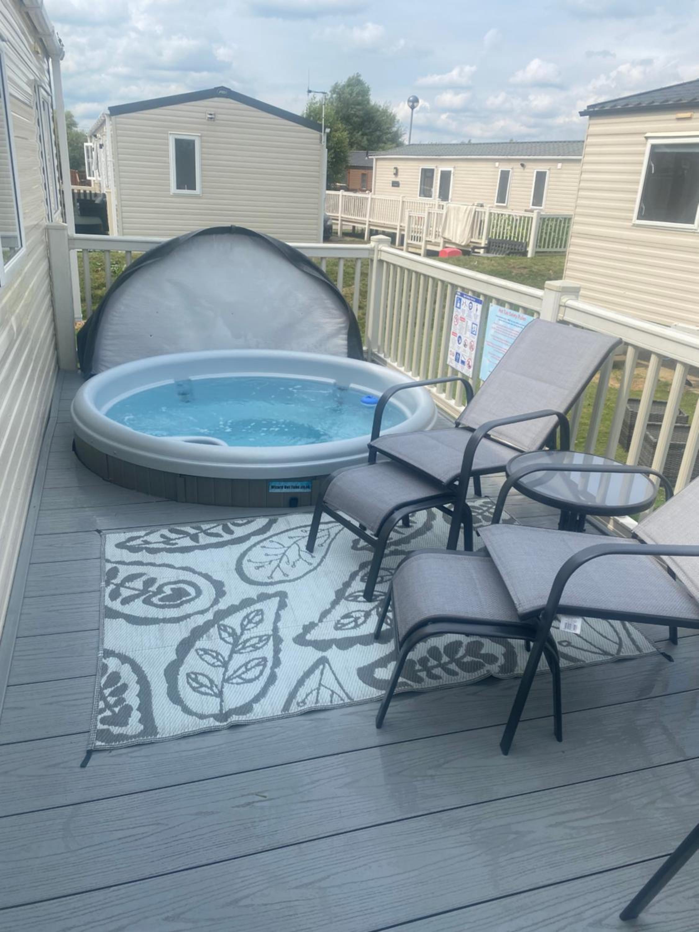 Lancaster Crescent Hot Tub Hideaway