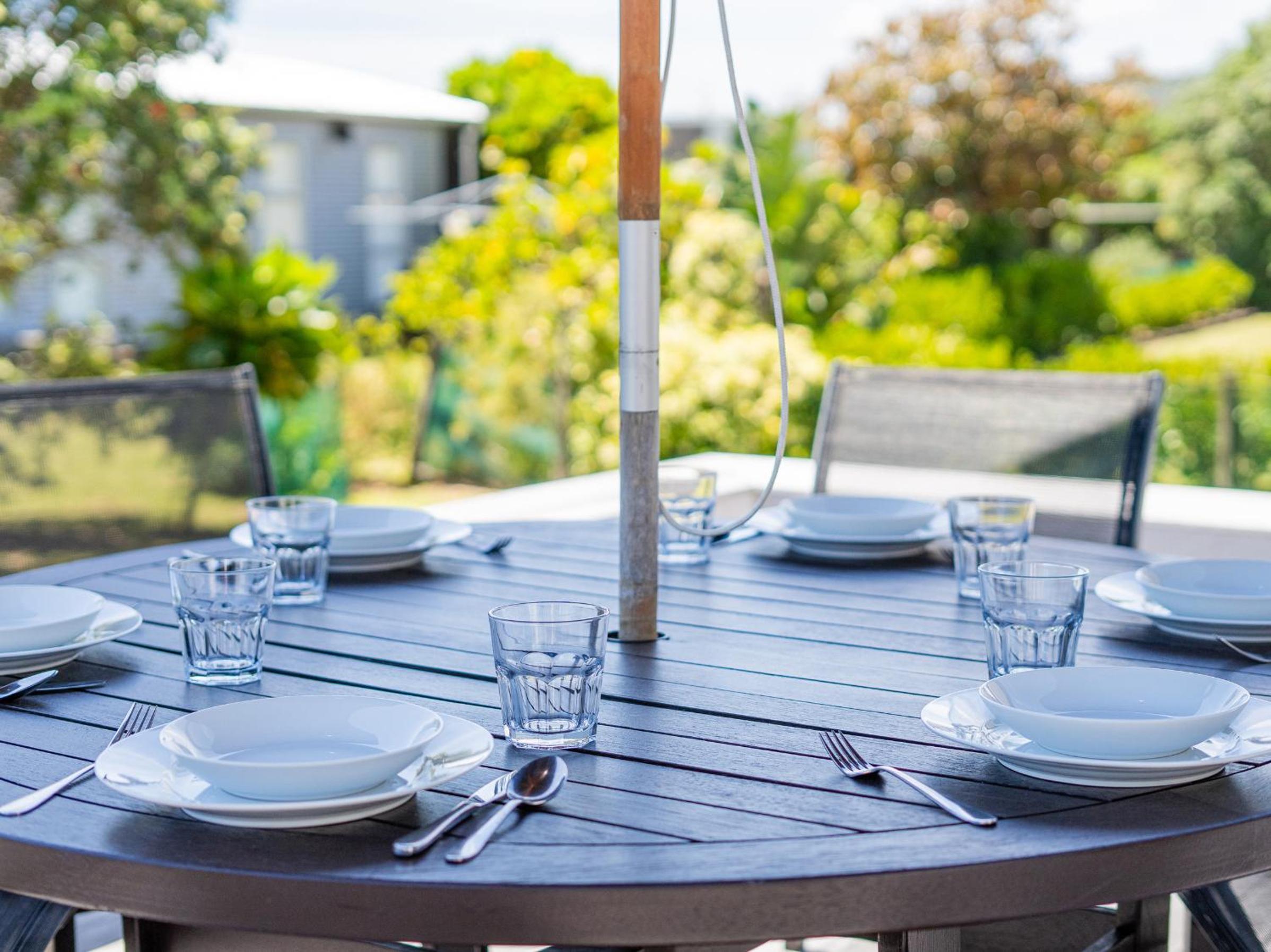 Kowhai Retreat - Matarangi Holiday Home view 3