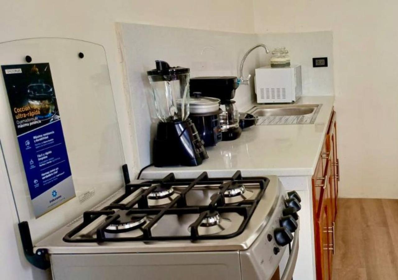 Luxury suite with ocean view and private balcony in San Cristóbal, King Bed, Kitchen, AC, WiFi, HotWater,1Bath - Arena - Galápagos Home view 3