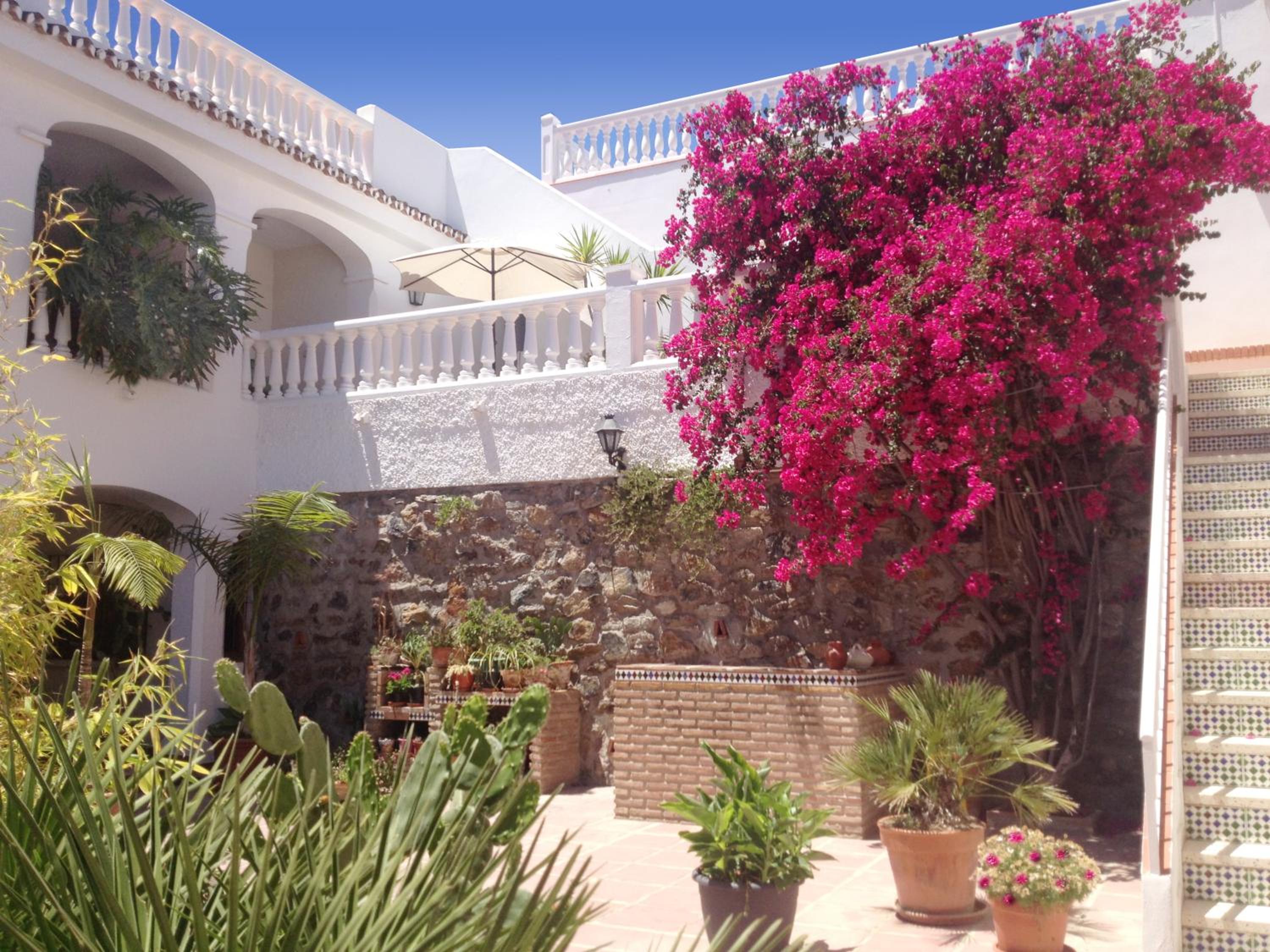 Apartamentos Turísticos La Mundial