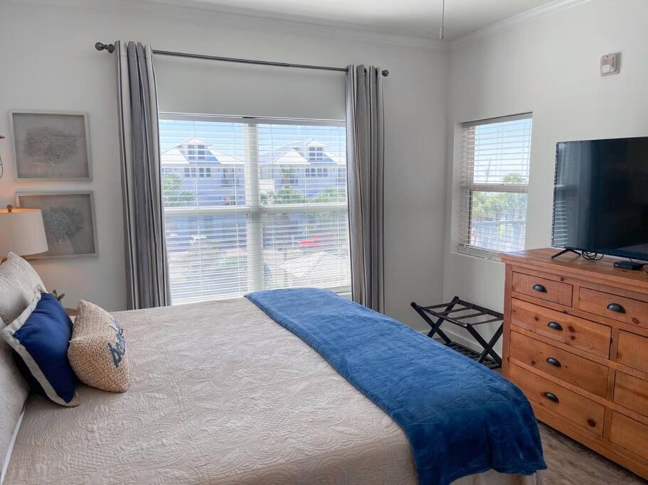 Miramar Beach - steps from private beach access!