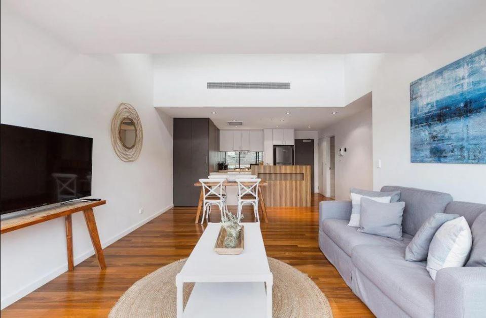 Hotel Lifestyle Home Living in Williamstown