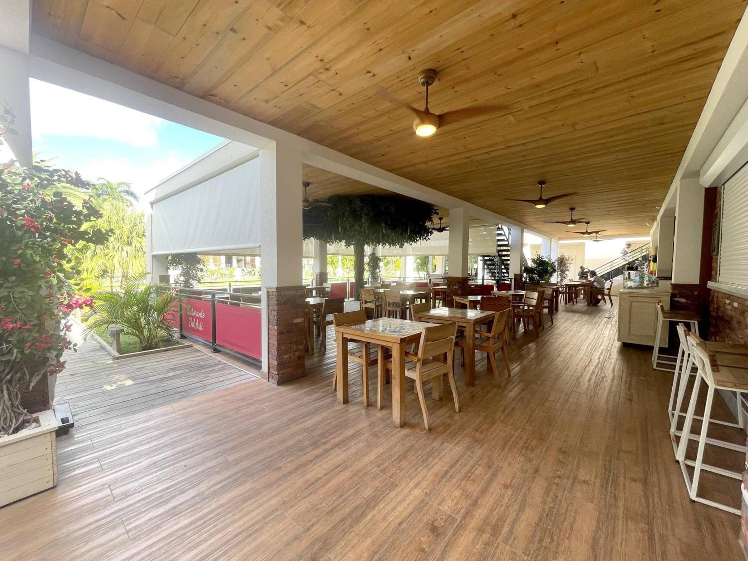 Studio face plage avec terrasse, climatisation et parking - FR-1-734-33