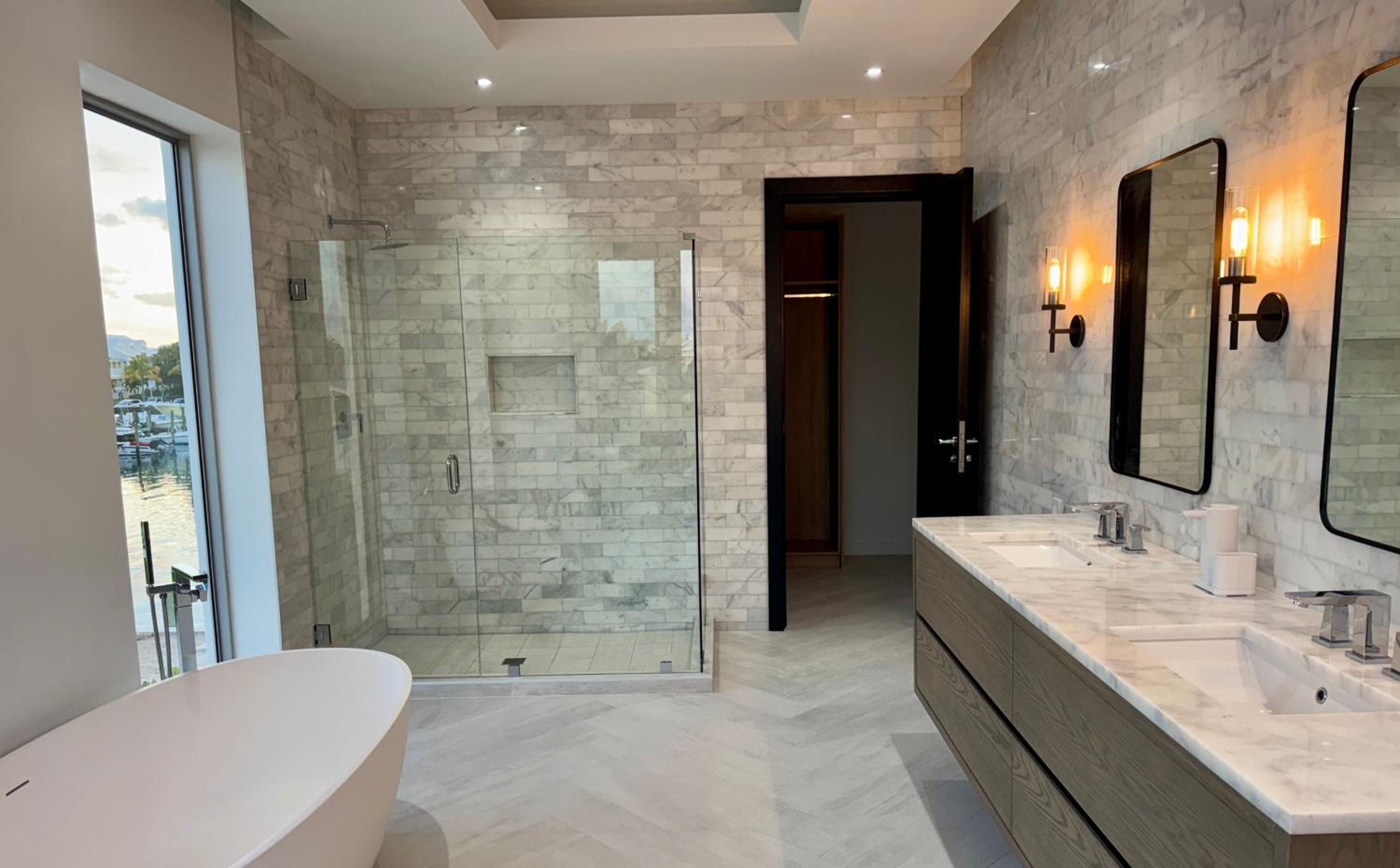 Casablanca Bahamas- New Luxury Waterfront Condo, Palm Cay, The Bahamas