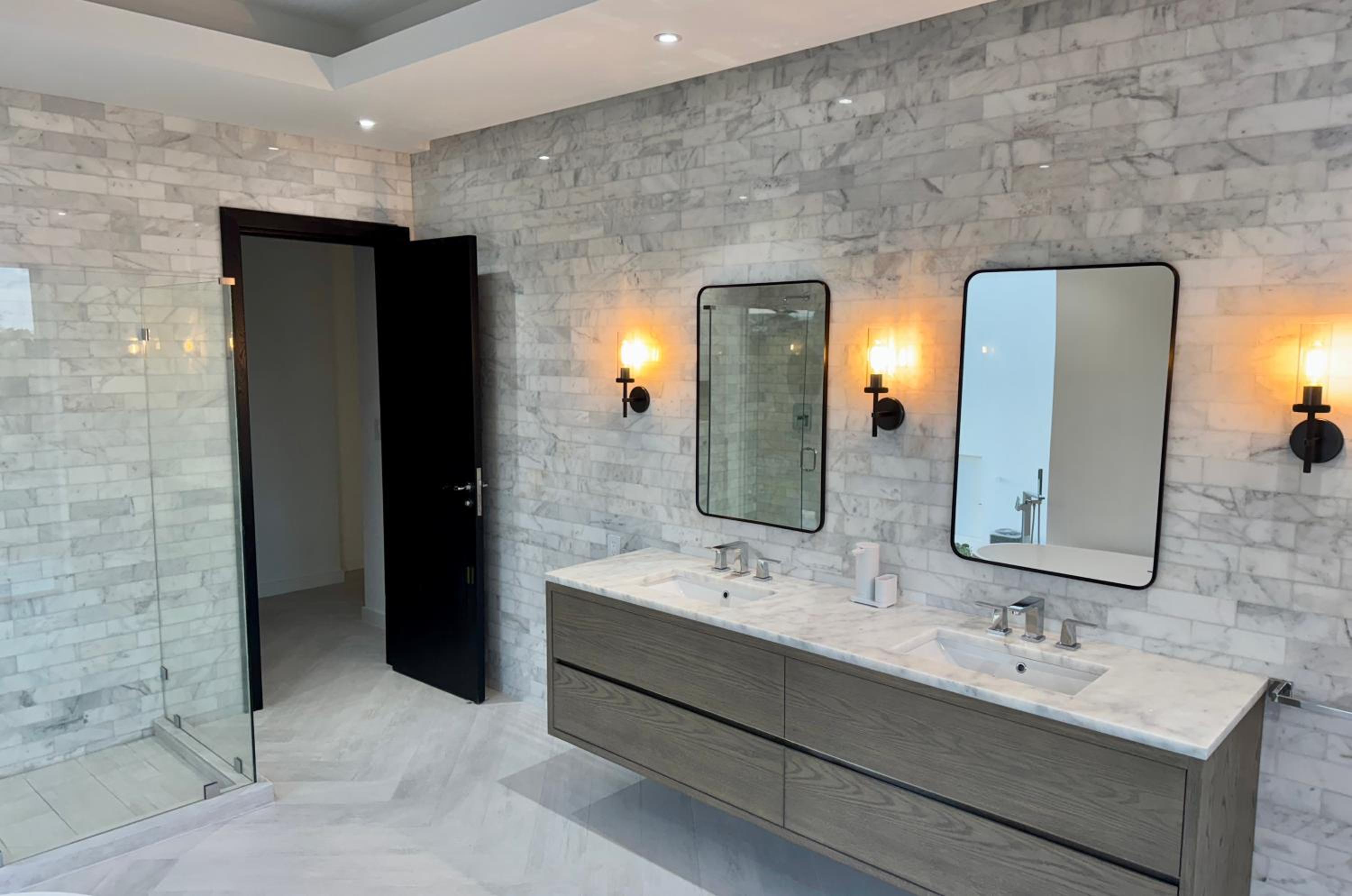 Casablanca Bahamas- New Luxury Waterfront Condo, Palm Cay, The Bahamas