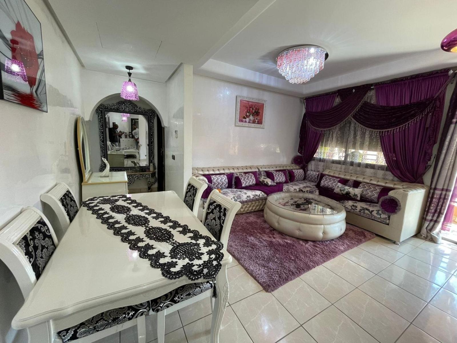 Cosy 2 Bedrooms City Center Flat stay with 5 Pools view 4