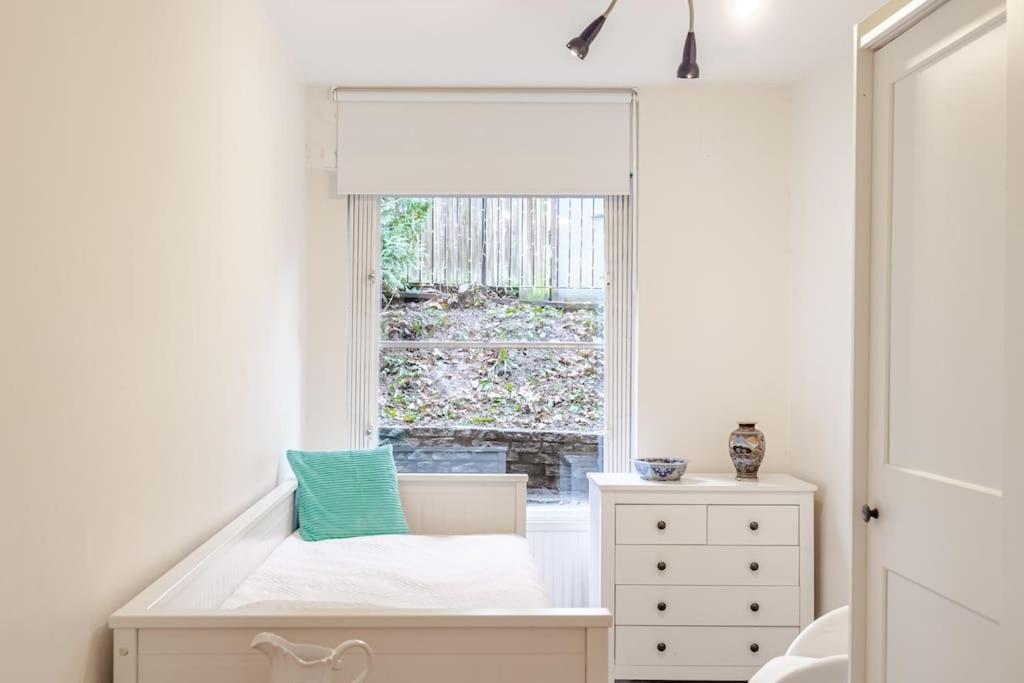3 Bedroom Maisonette in Belsize Park, Hampstead with Private entrance view 2