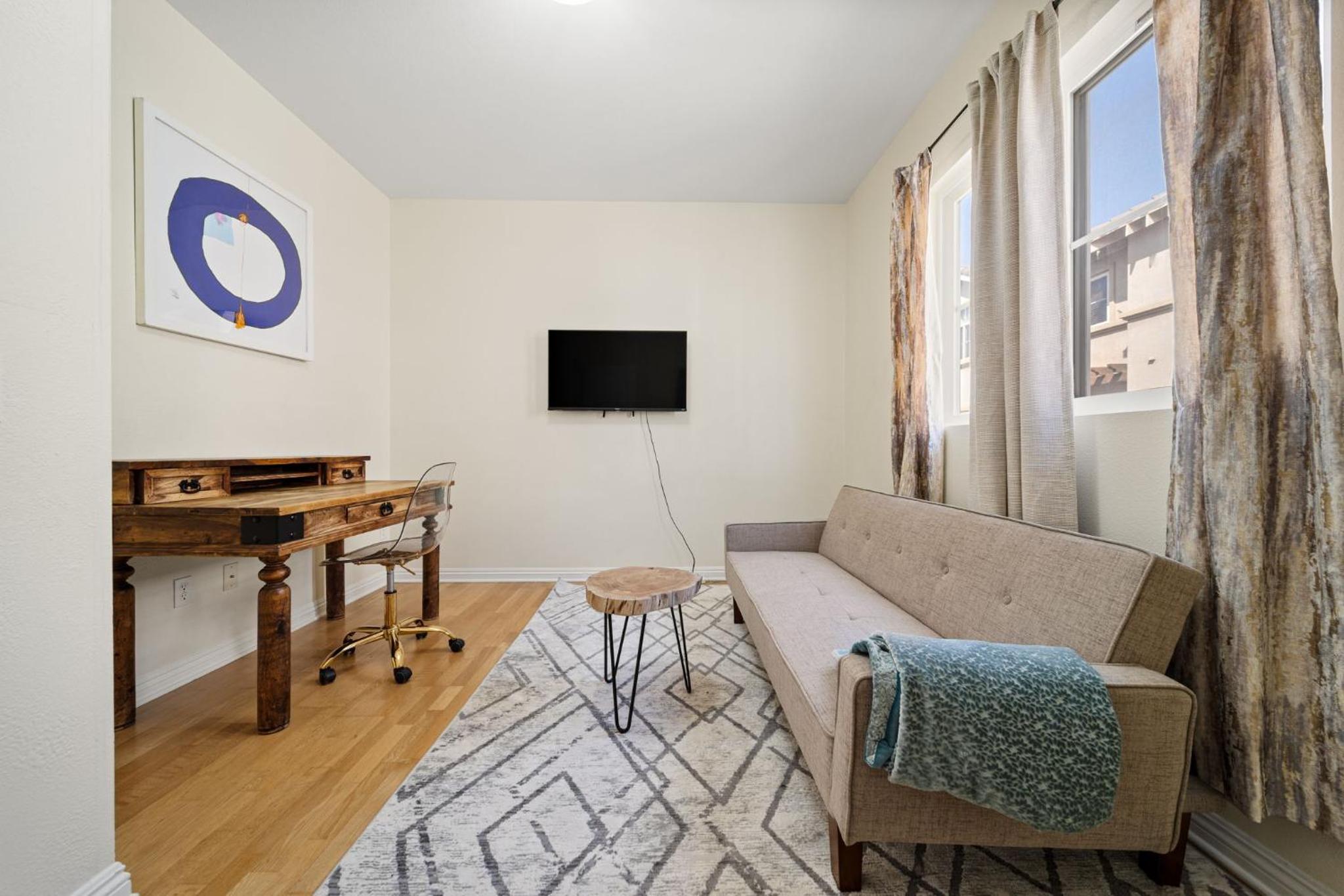 4Bed 3Bath Modern Townhouse - Four bedrooms near Pasadena, LA