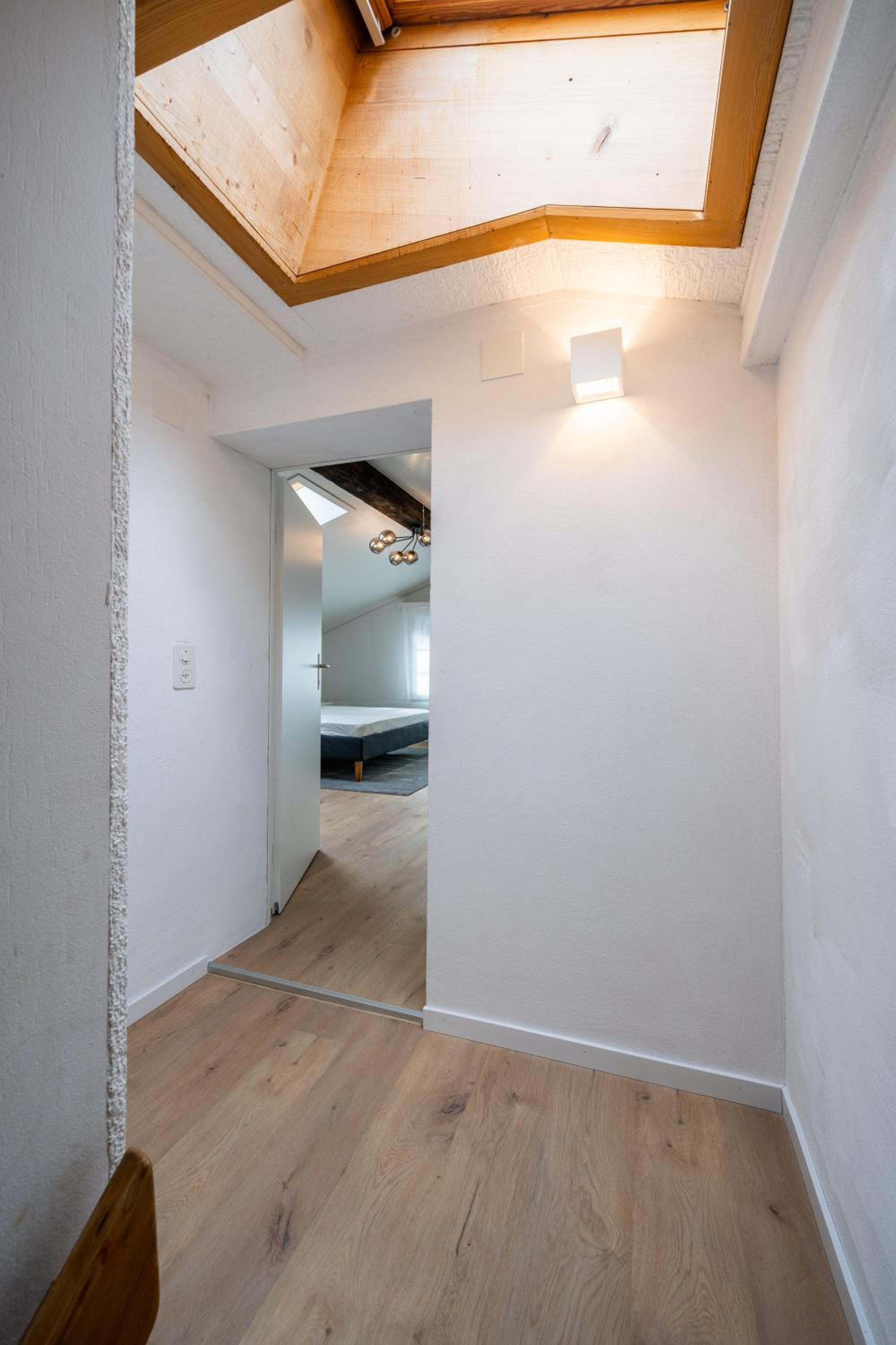 Large apt in town center next to Brunngasse & near lake