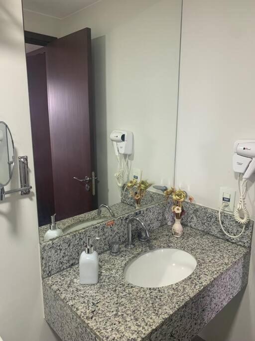 Flat charmoso com linda vista
