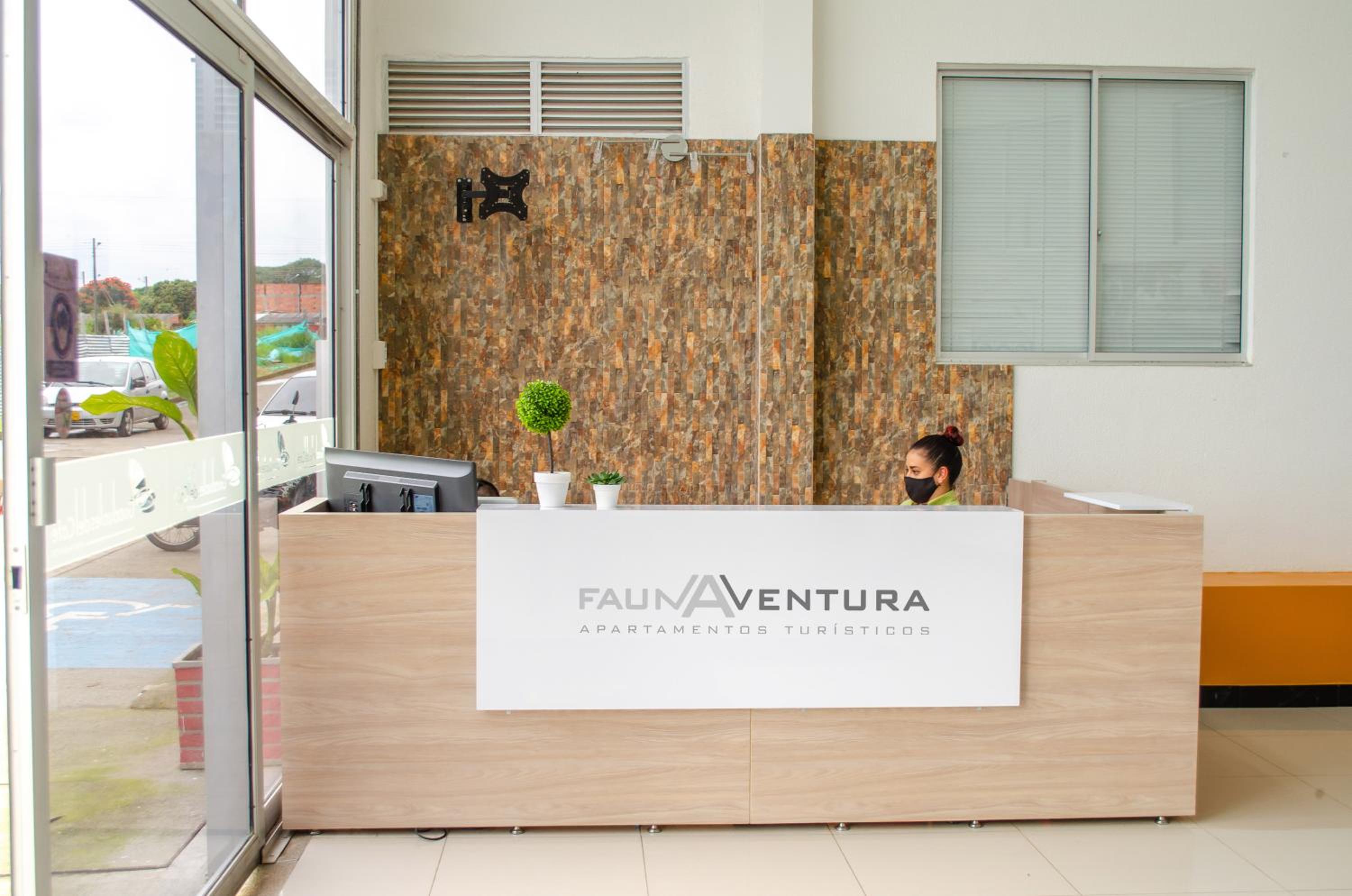 Apartahotel primer piso cerca Parque del Café
