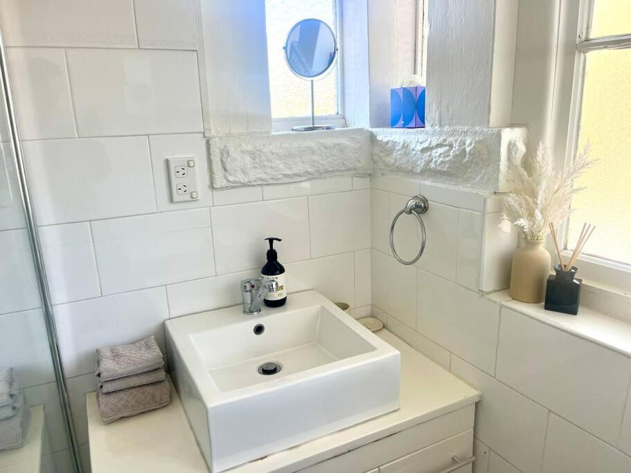 One Bed Apartment - Coogee Beach