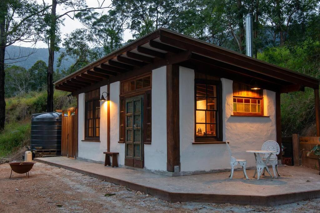 Cob Cabin - Sacred Earth Farm