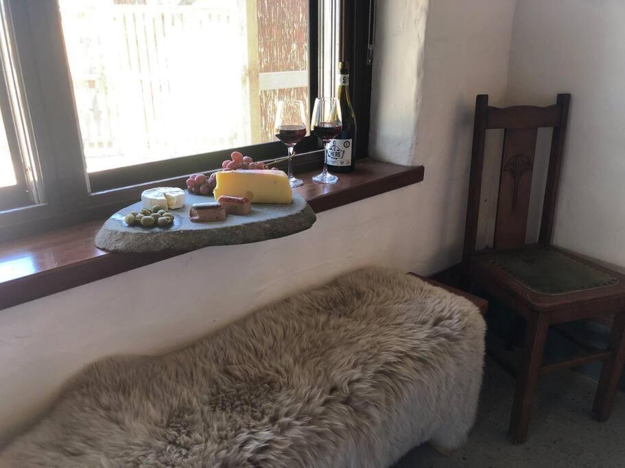 Cob Cabin - Sacred Earth Farm
