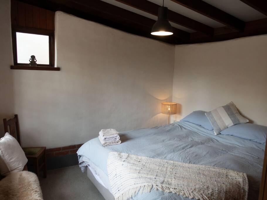 Cob Cabin - Sacred Earth Farm