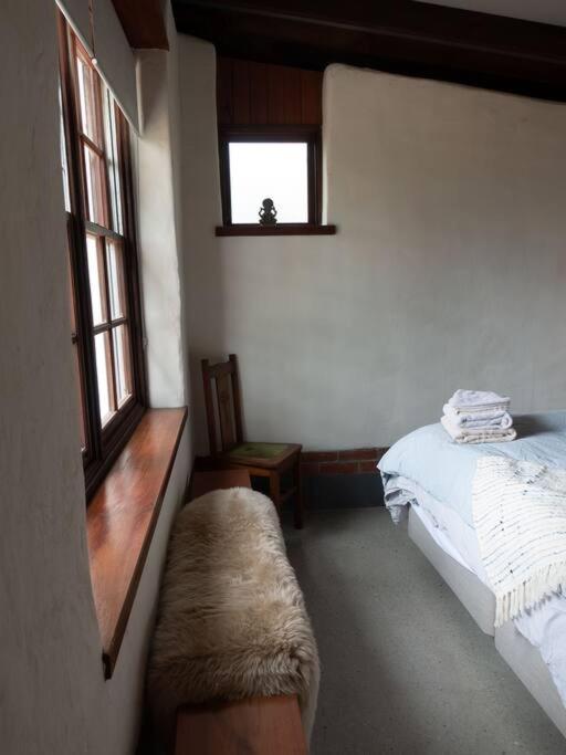 Cob Cabin - Sacred Earth Farm