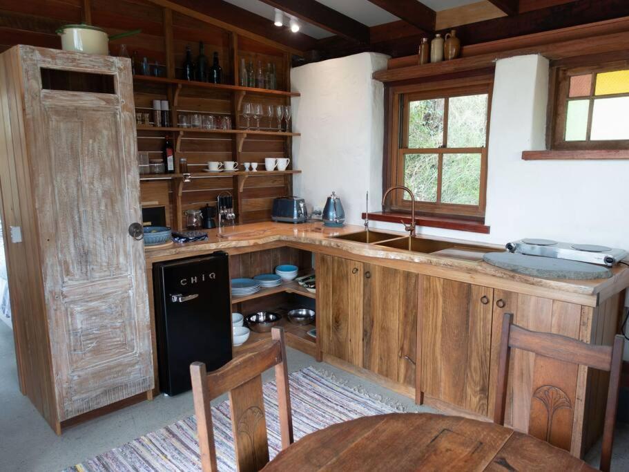 Cob Cabin - Sacred Earth Farm