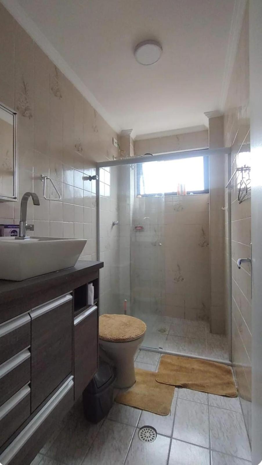 Apartamento na Guilhermina, beira - mar!