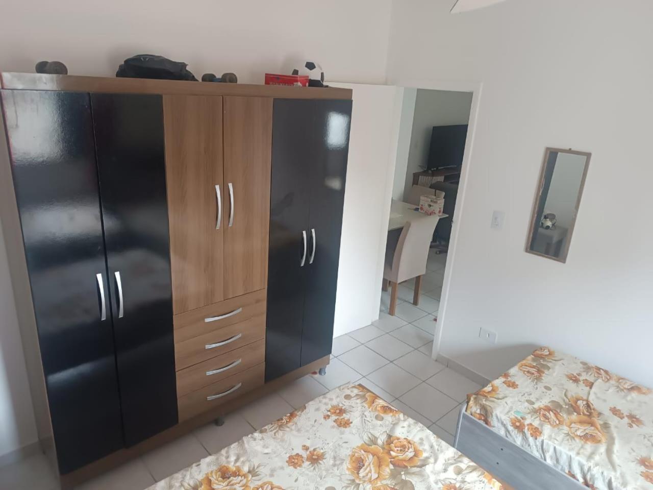 Apartamento na Guilhermina, beira - mar!