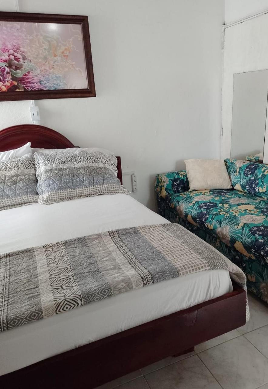 Hostal CORALES