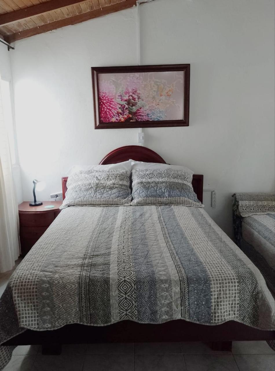 Hostal CORALES