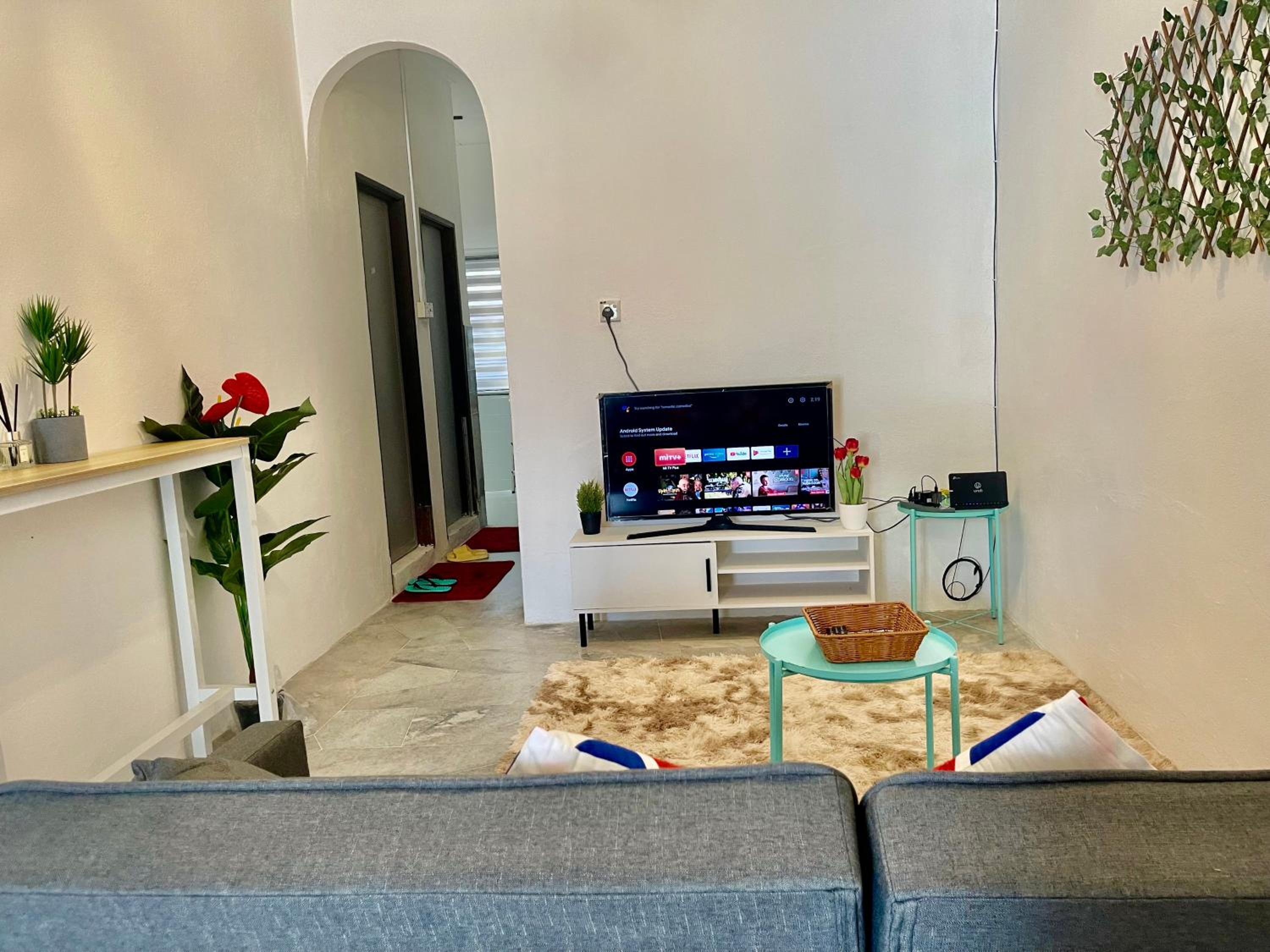 Home41#6pax#netflix#NearIconCity&AeonAlma photo 8